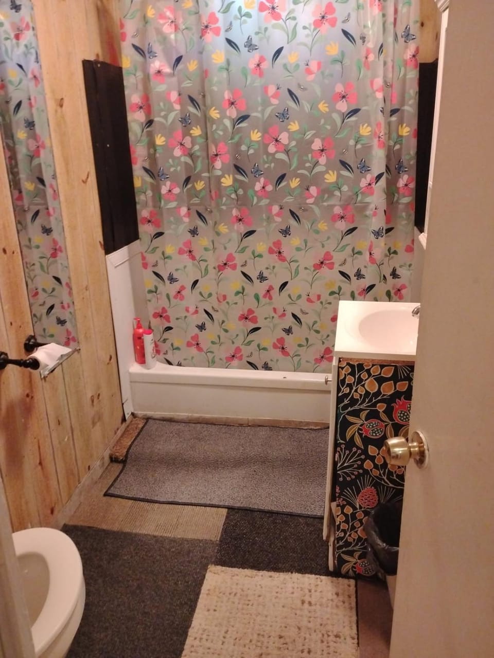 Shower, Toilet, Bathroom, Bath