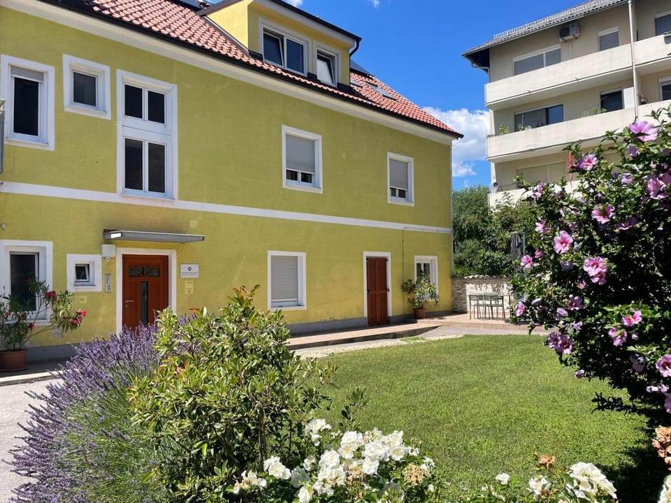Facade/entrance, Garden, Garden view, Garden view