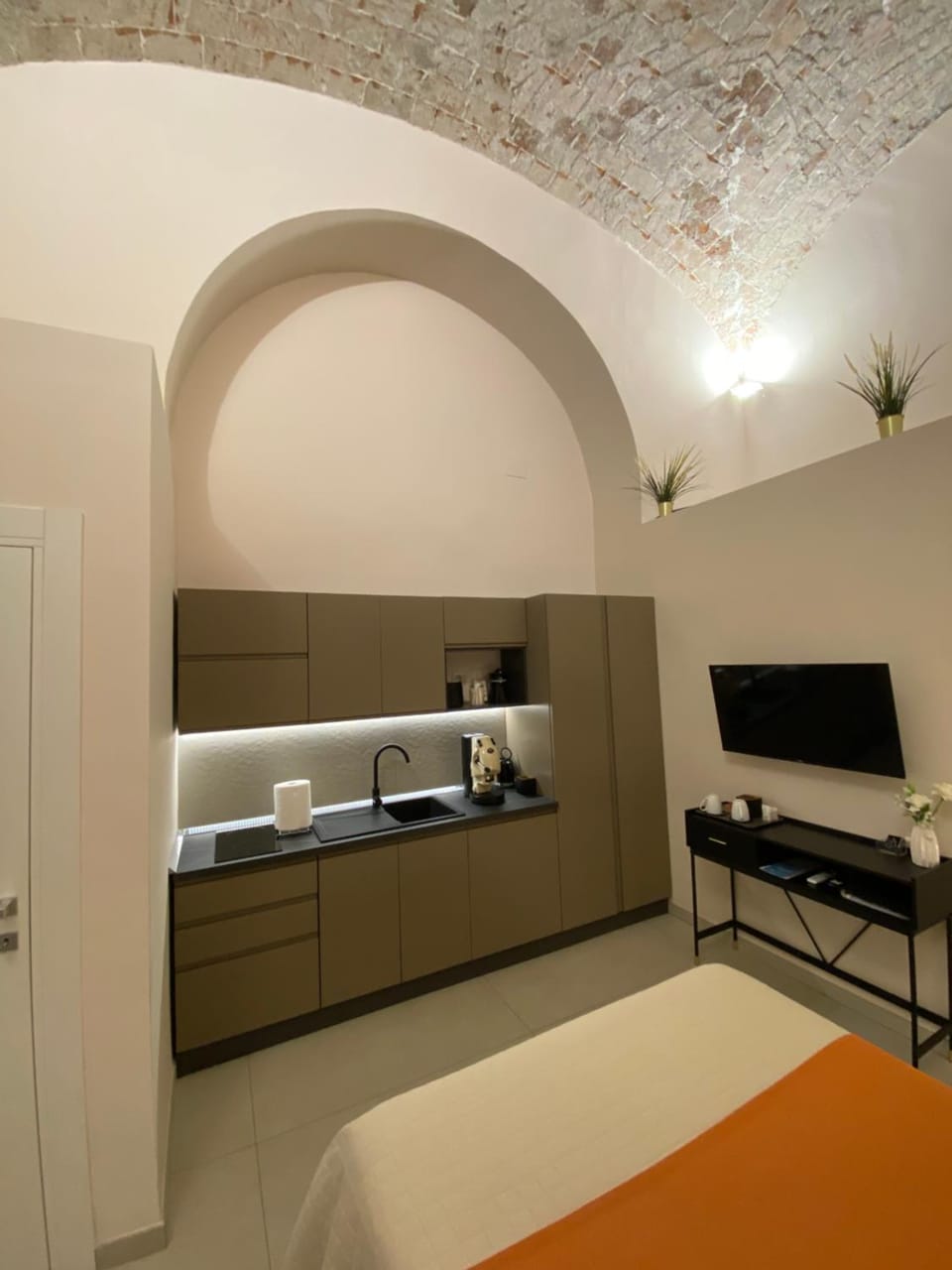 B&B stazione centrale House in Naples