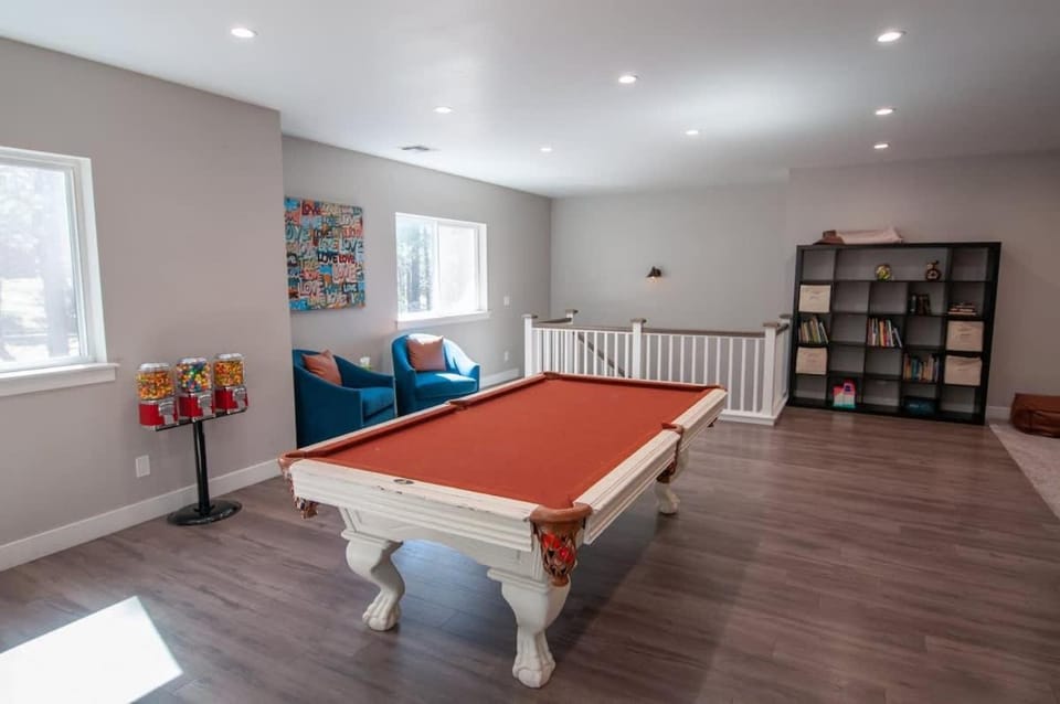 Large Flagstaff Home with Guest House House in Flagstaff