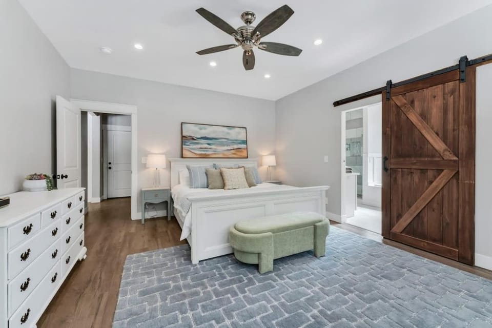 Large Flagstaff Home with Guest House House in Flagstaff