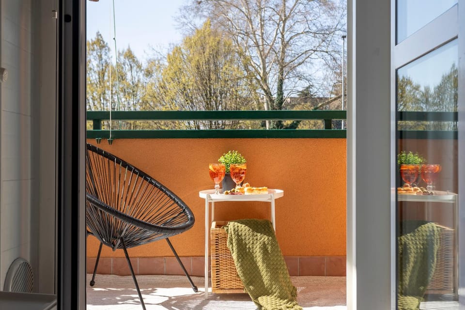 Spring, Day, View (from property/room), Balcony/Terrace