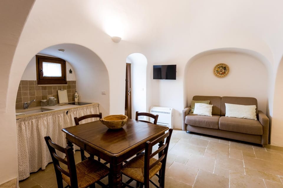 Kitchen or kitchenette, Living room, Seating area, stove, stove, kitchen