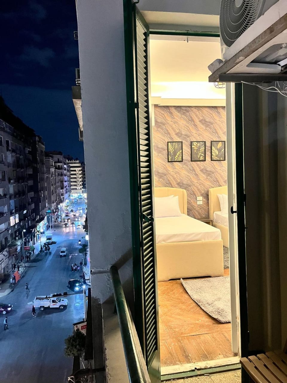 Property building, Bed, Night, View (from property/room), Balcony/Terrace, Living room, Seating area, Bedroom, City view, Parking