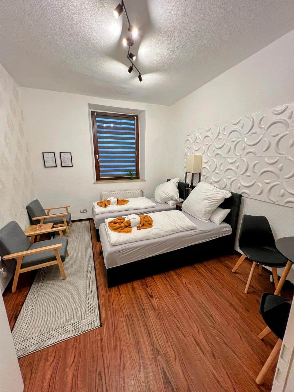 Bed, Living room, Photo of the whole room, Bedroom