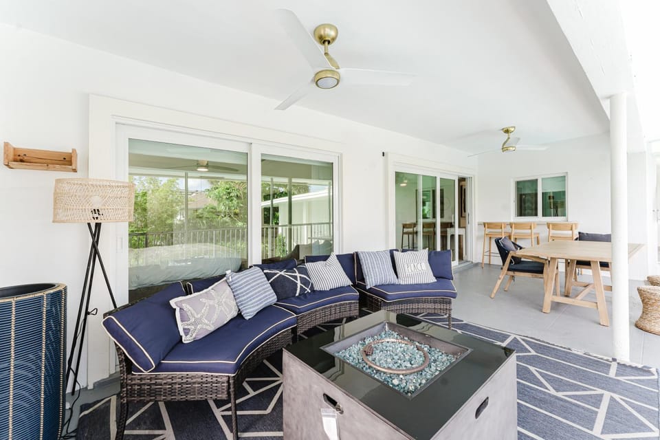 Patio, Dining area