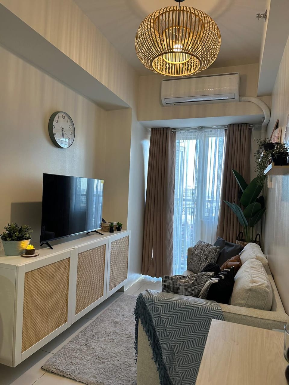 Casa Alia at Coast - near MOA, US Embassy, PICC, WTC Apartment in Pasay