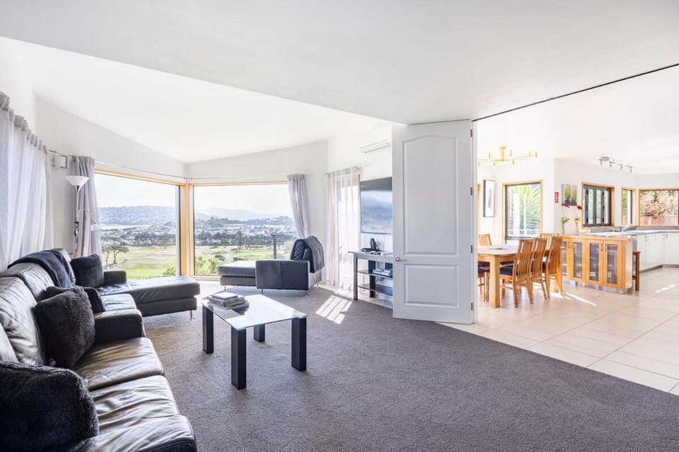 Spacious modern executive home House in Wellington
