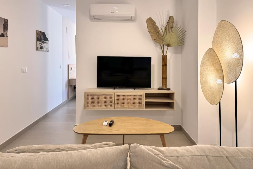 TV and multimedia, Living room, pet friendly, air conditioner