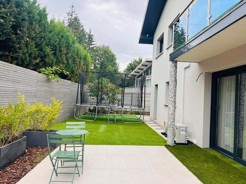 Maison T5 avec piscine T5chambres Annecy Villa in Annecy