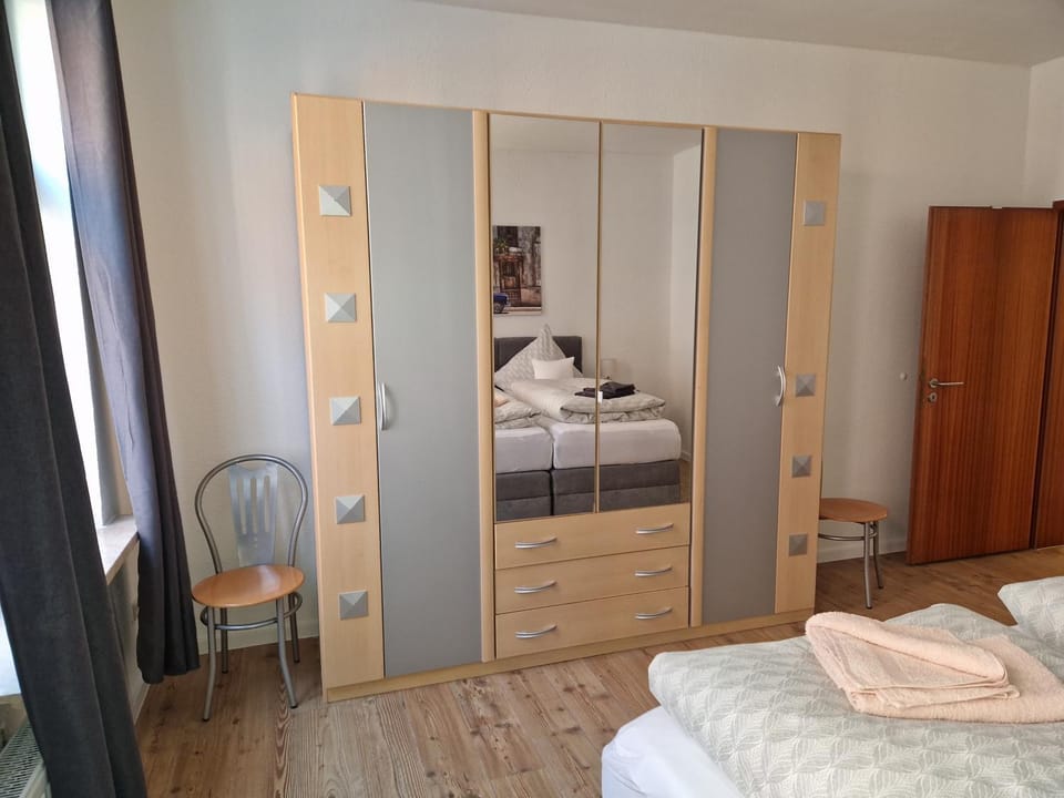 Bed, Photo of the whole room, Bedroom, wardrobe