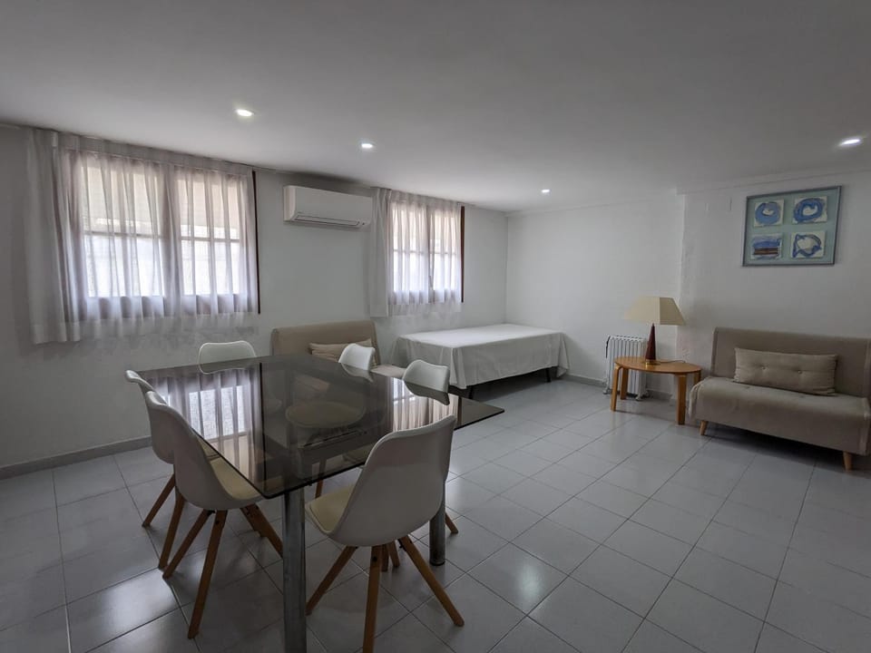 Photo of the whole room, Seating area, Dining area, air conditioner