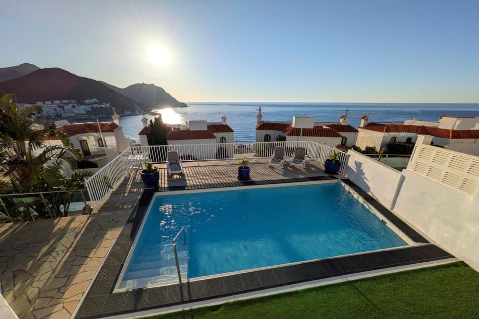 Solarium, Sea view, Swimming pool