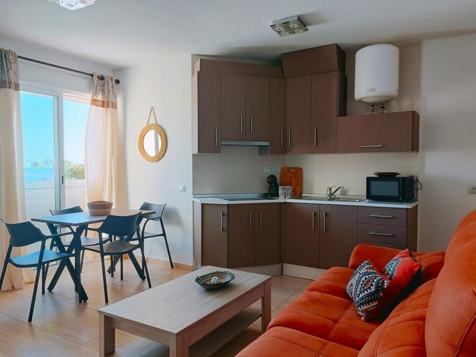 Cala Chica Suites 2 hab con vistas al mar y terraza Apartment in Comarca Metropolitana de Almería