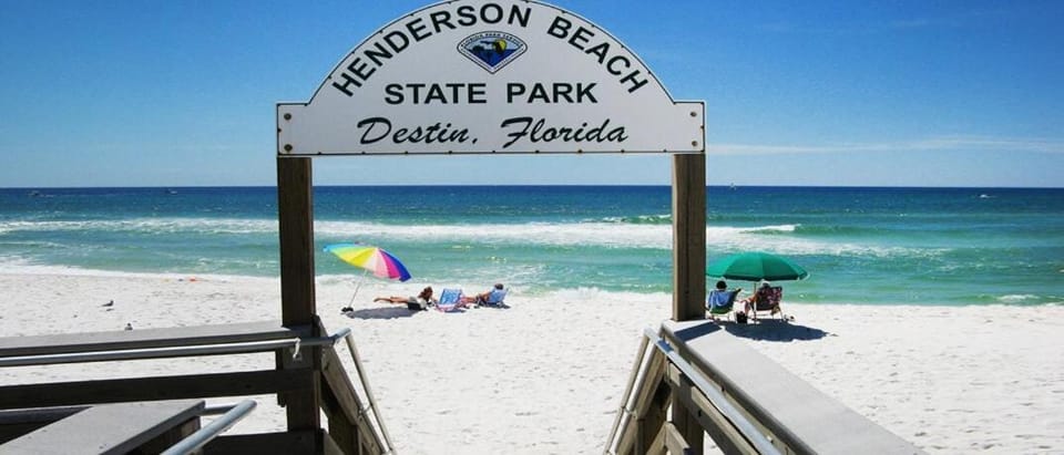 Nearby landmark, Day, Natural landscape, Beach, Logo/Certificate/Sign, Sea view, sunbed