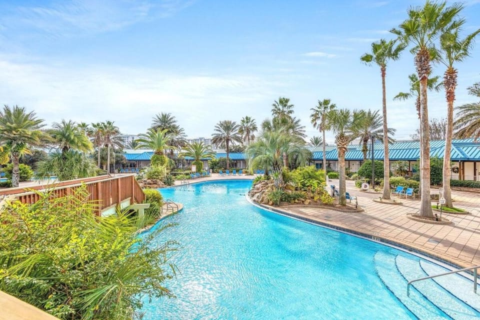 Spring, Day, Pool view, Swimming pool, sunbed