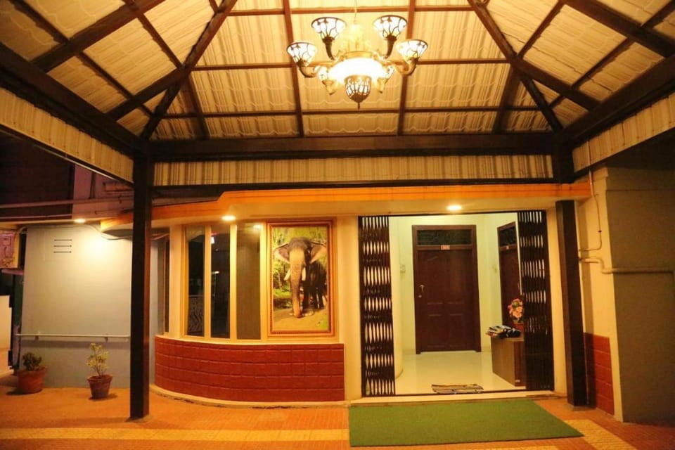 Facade/entrance, Night