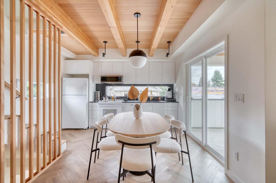 Stay Portland - 4BR - Alberta Arts Townhome - Shop - Dine - Chill House in Portland