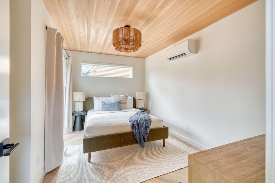 Stay Portland - 4BR - Alberta Arts Townhome - Shop - Dine - Chill House in Portland