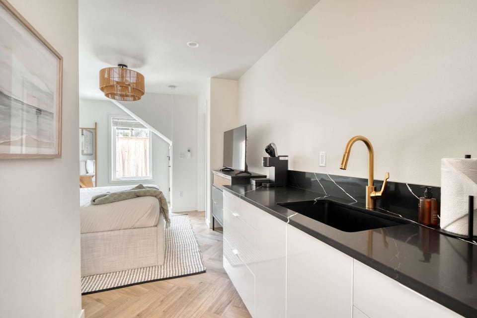 Stay Portland - Alberta Arts Studio - Walk to Cafés & Culture Inn in Portland