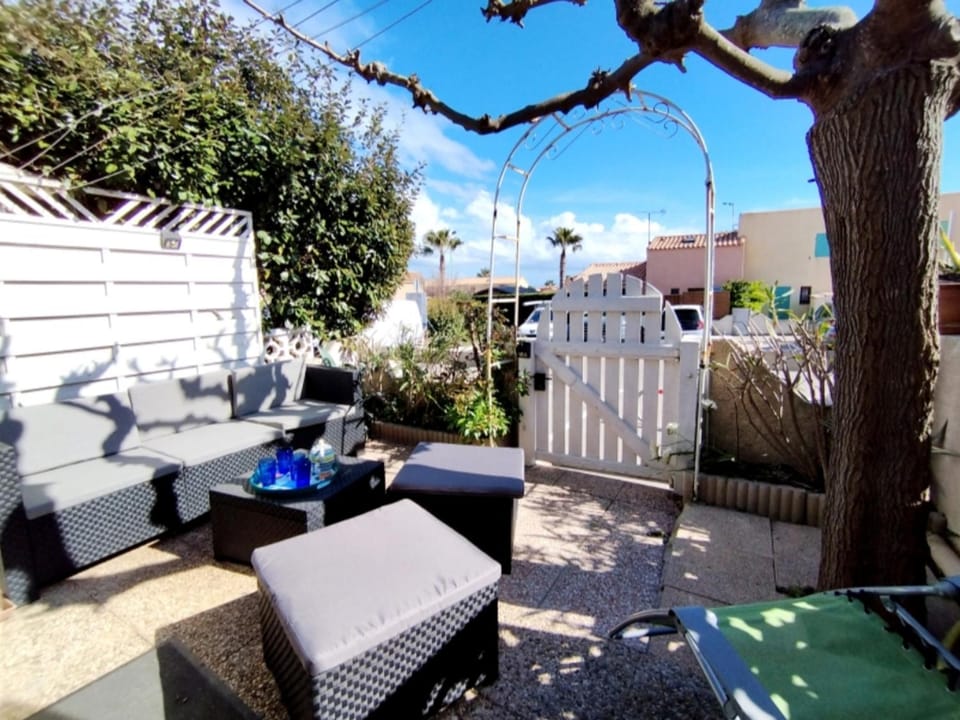 Villa T3 Mezzanine avec Climatisation - 6 Personnes - Parking - Saint-Pierre-La-Mer - FR-1-795-60 Villa in Fleury