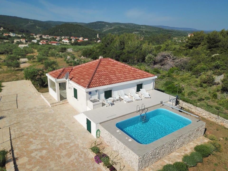 Property building, Spring, Day, Natural landscape, Bird's eye view, Pool view