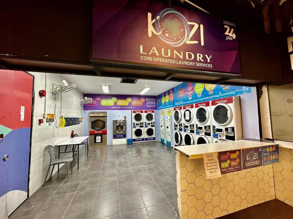 Communal lounge/ TV room, Evening entertainment, washing machine, dryer