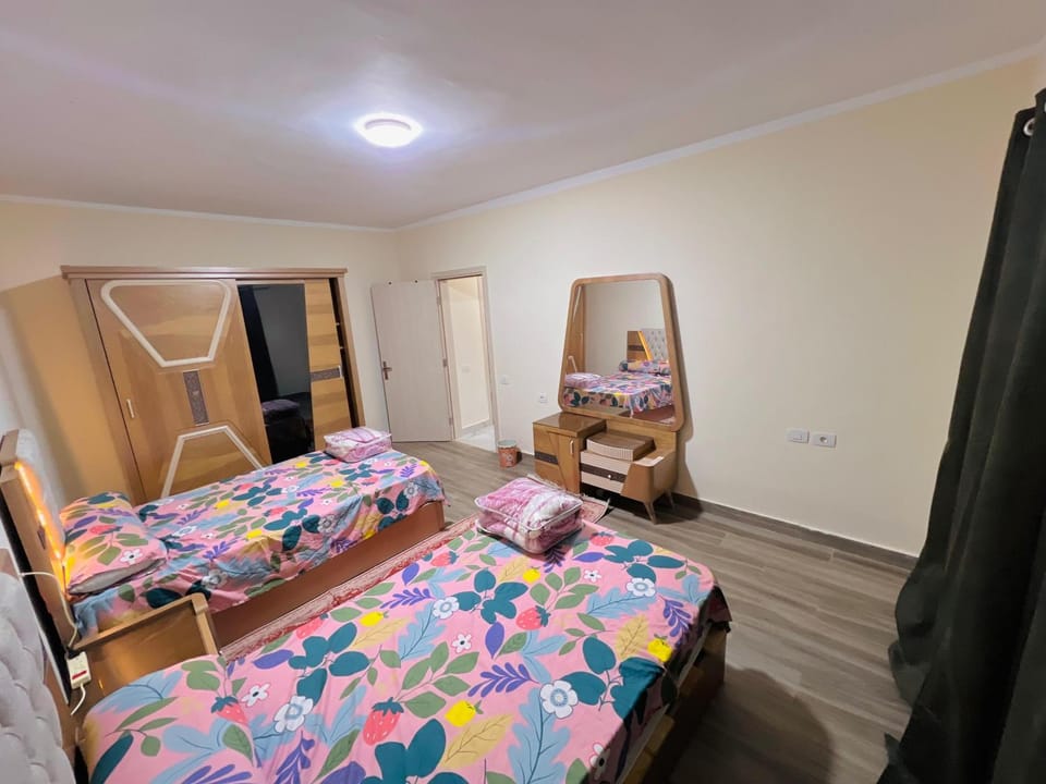 Bed, Photo of the whole room, Bedroom, wardrobe