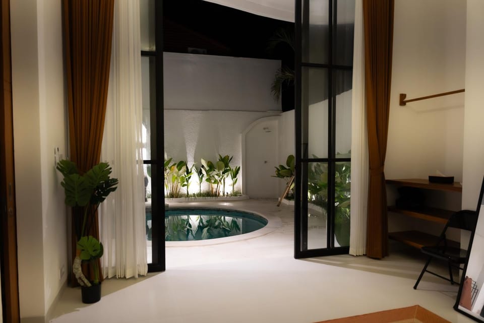 Photo of the whole room, Bedroom, Pool view, Swimming pool