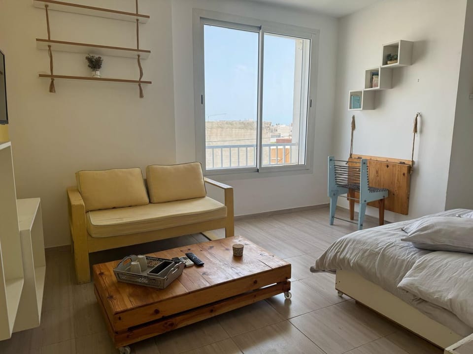 Bed, Living room, Photo of the whole room