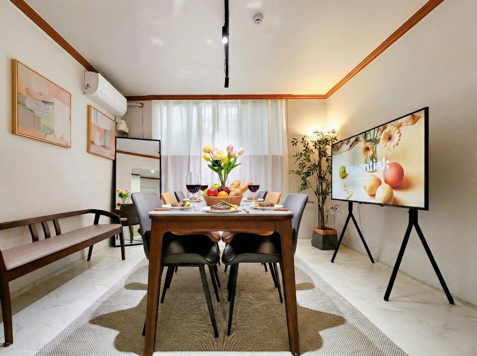 TV and multimedia, Decorative detail, Seating area, Dining area