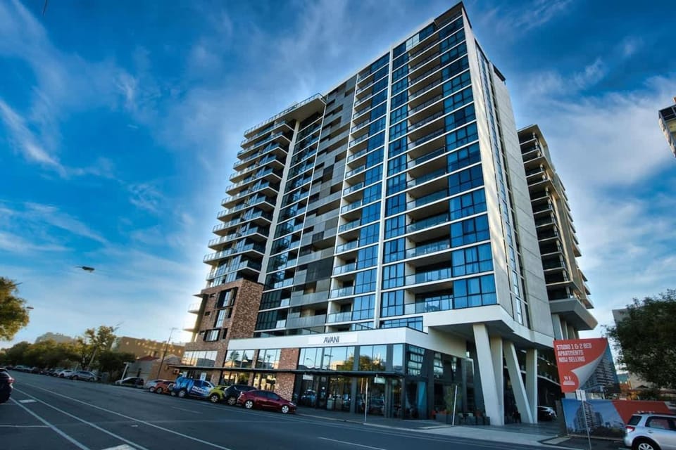 Property building, Day, Neighbourhood, Street view