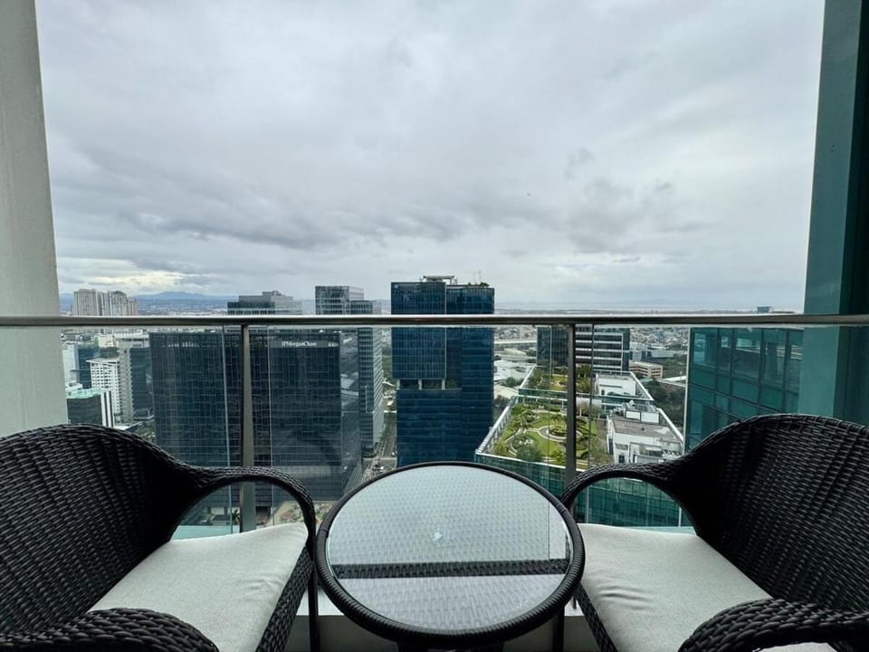 Day, Balcony/Terrace, Seating area, City view