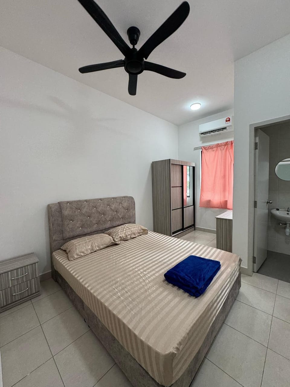 Bed, Photo of the whole room, Bedroom, towels, wardrobe, air conditioner