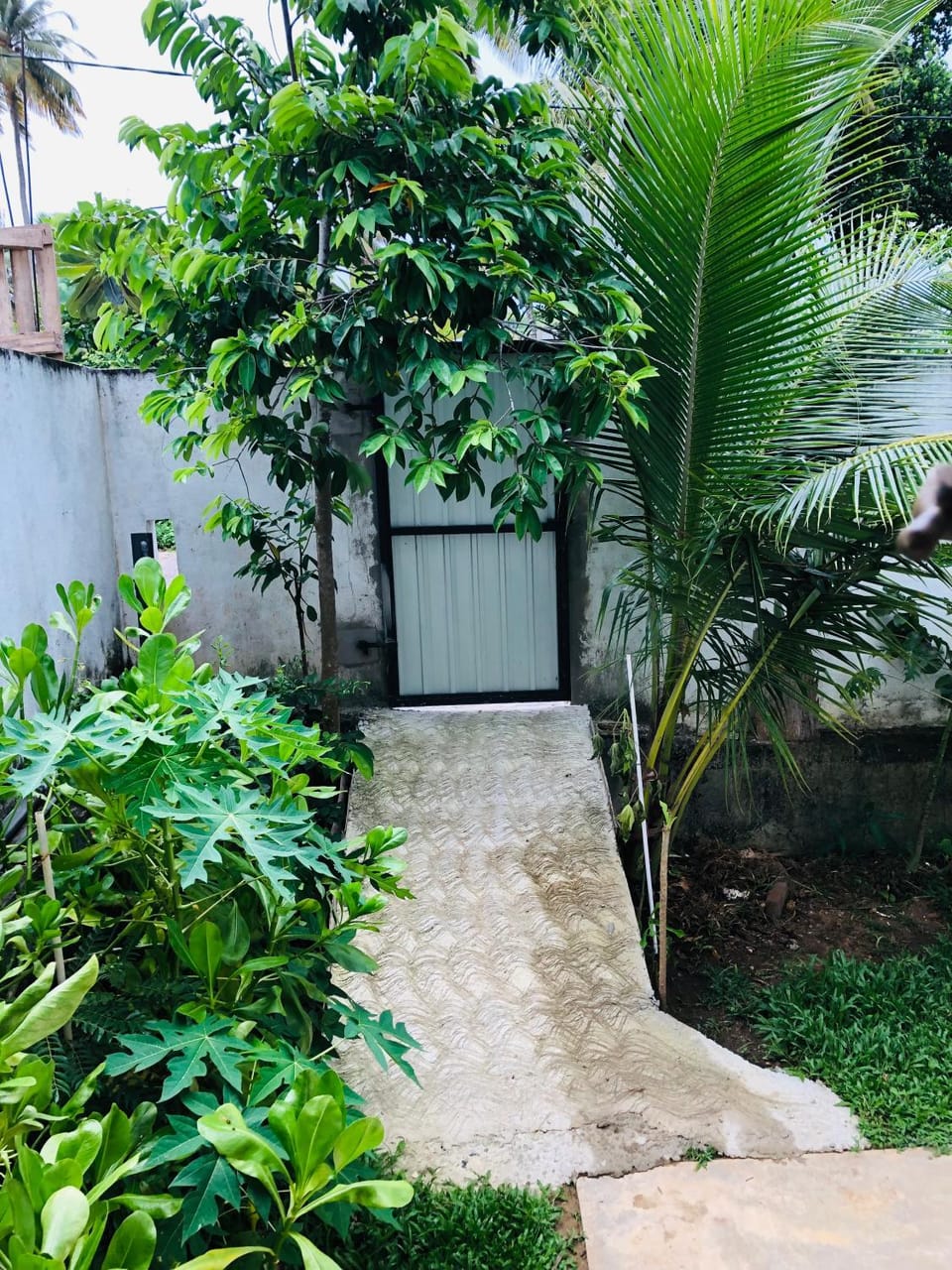Haven house with AC Villa in Kamburugamuwa