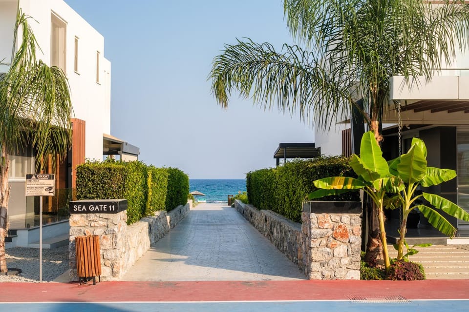 Spacious & Bright 2BR Apartment, 5min to Beach Apartment in Limassol District