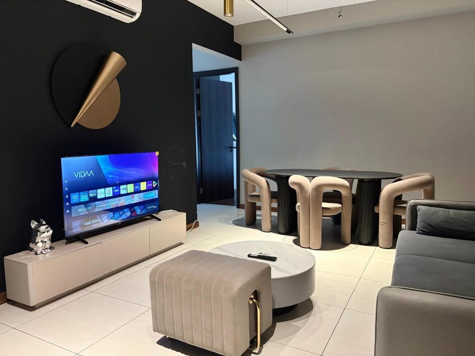 Living room, Dining area