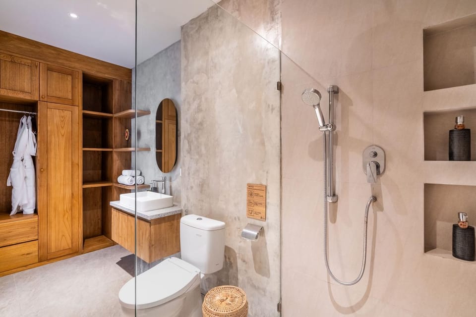 Arusa Home Bali - Luxury Private Suites Canggu Bed and Breakfast in North Kuta