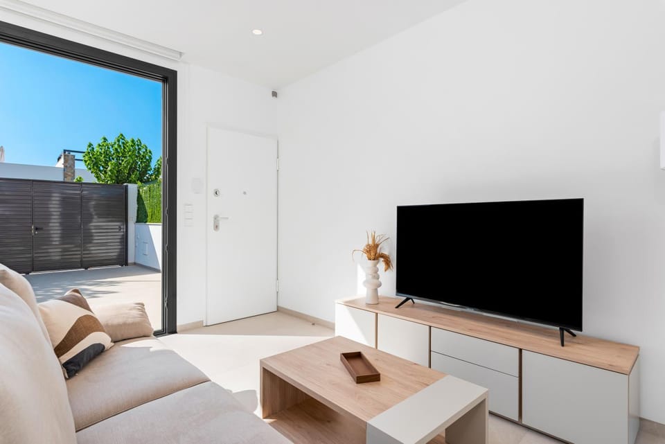 Communal lounge/ TV room
