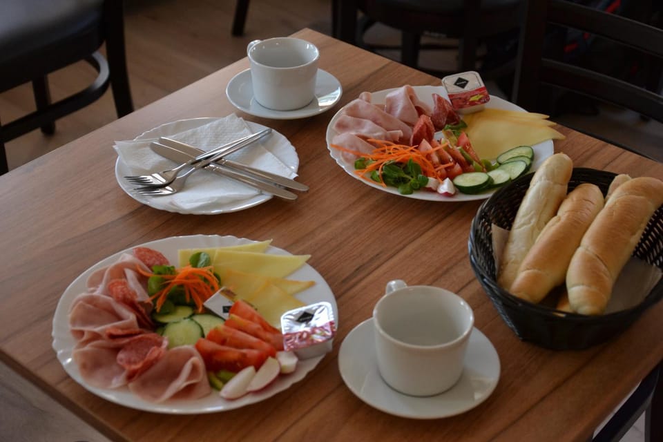 Breakfast, Buffet breakfast