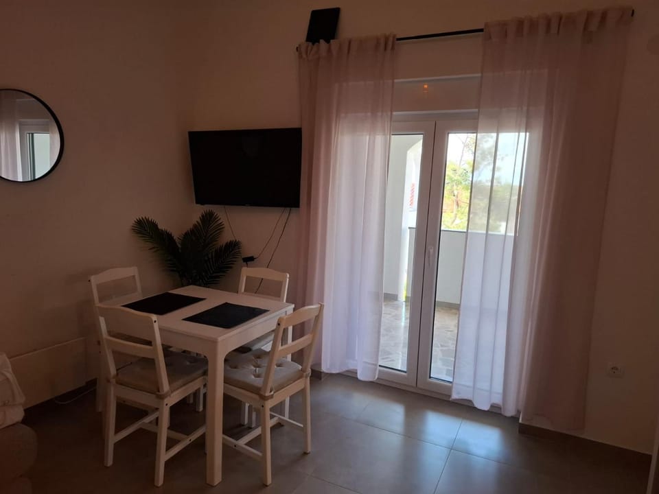 Apartman Nikoll Apartment in Novalja
