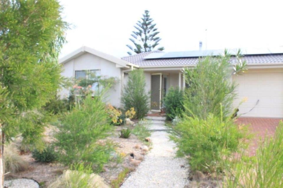 Costa Casa Jervis Bay Retreat House in Vincentia
