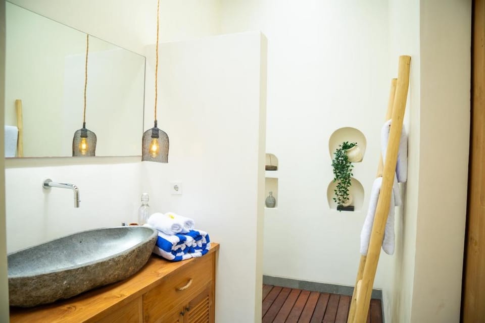 Villa Anjani - Tranquil 2BR Private Pool Near Seminyak & Canggu Villa in North Kuta