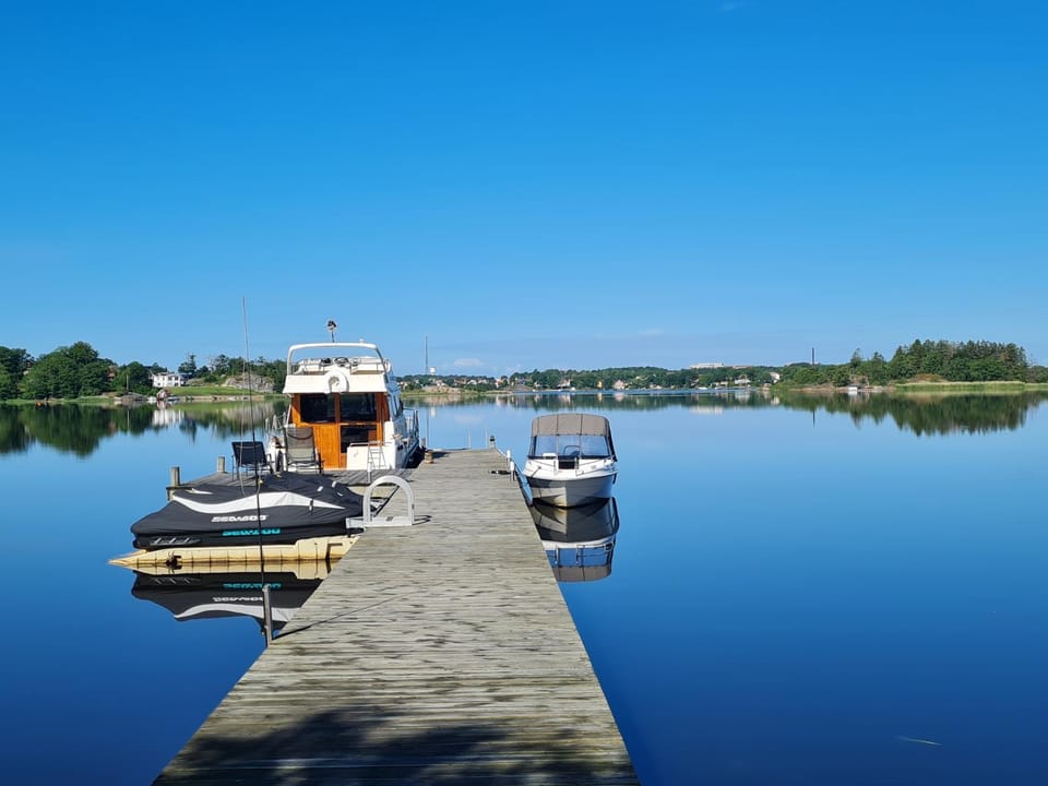 Day, Lake view