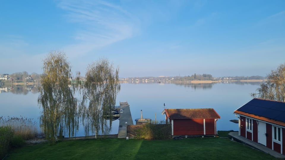Day, Lake view