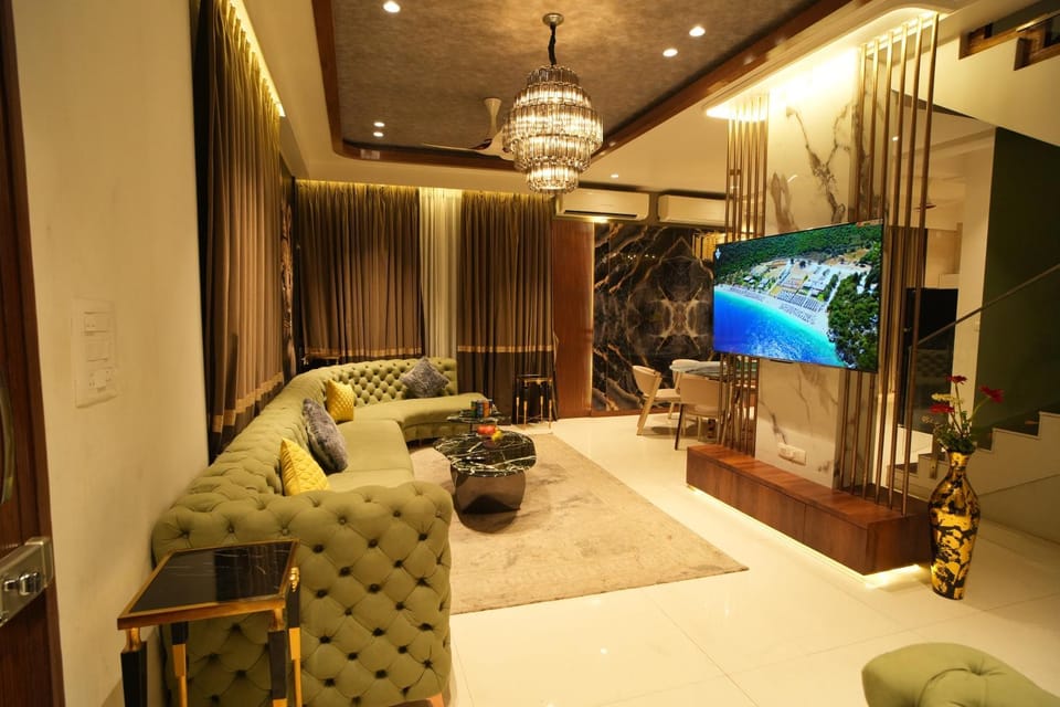 Communal lounge/ TV room, Living room