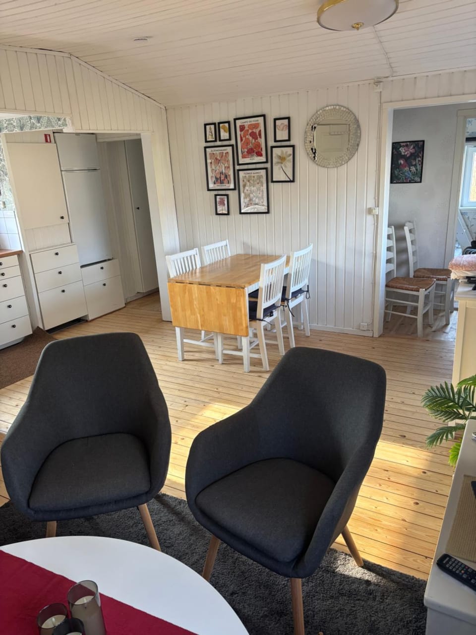 Living room, Seating area, Dining area