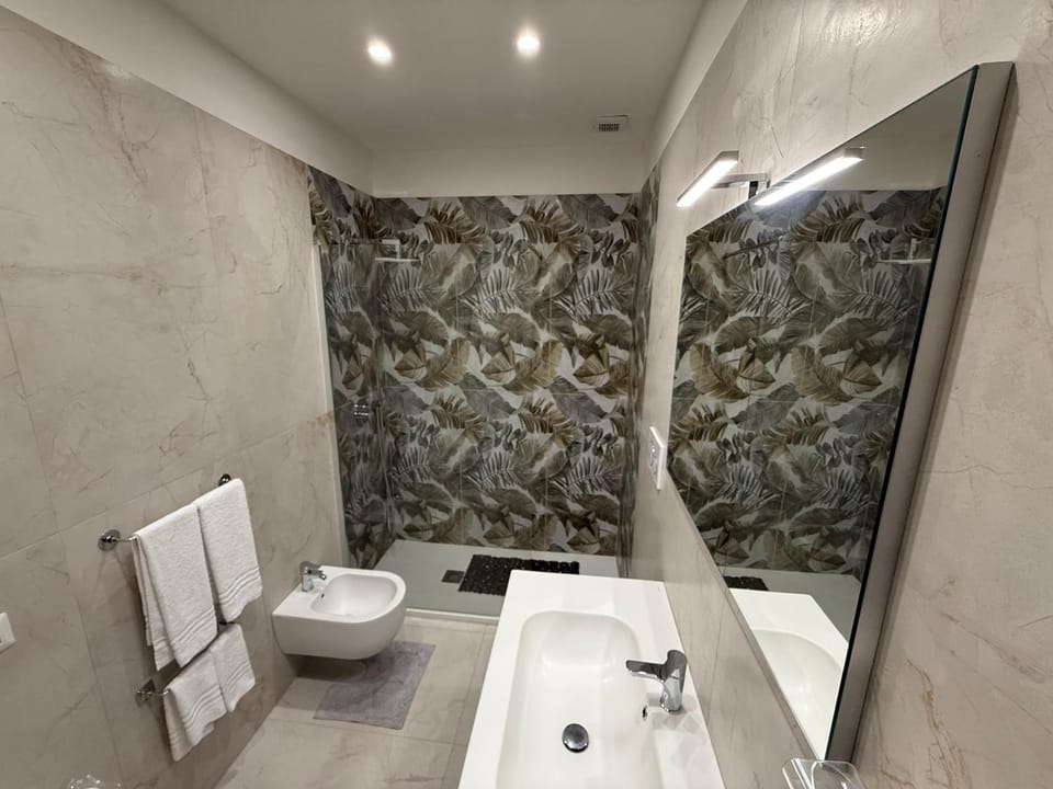Mirror Apartment in Bari
