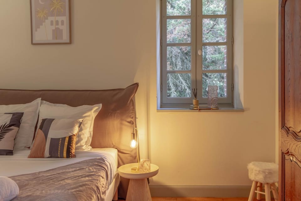Bed, Bedroom