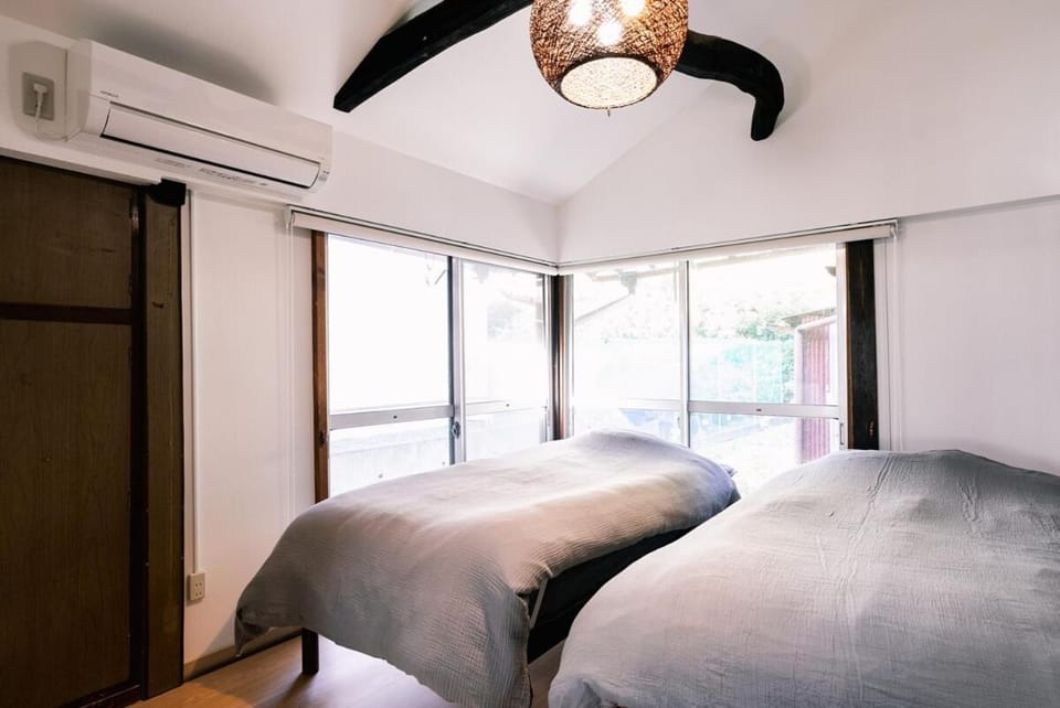 Bed, Photo of the whole room, Bedroom, air conditioner